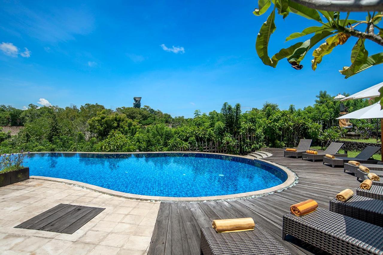The Kirana Ungasan Vila Jimbaran Exterior foto