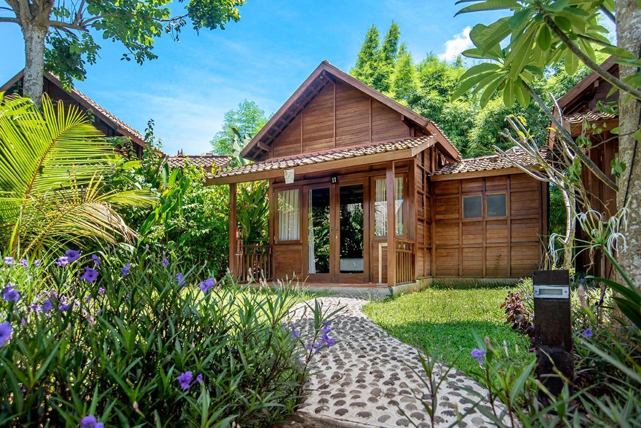 The Kirana Ungasan Vila Jimbaran Exterior foto